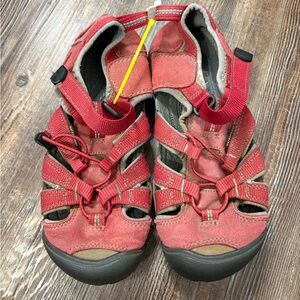 Keen Red Kids Unisex Waterproof Outdoor Sandals 3 Hiking Closed Toe